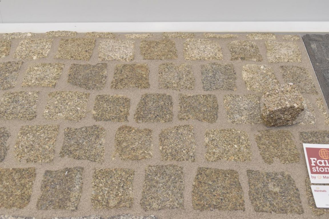 Fair Stone Natuursteen 10X10X5/7 CM Bruin